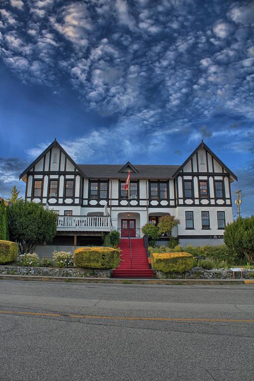 The Old Courthouse Inn Powell River Exterior foto